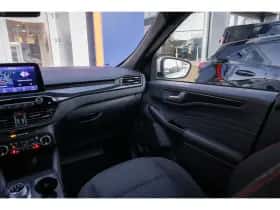 Ford Kuga (2023) thumbnail 42