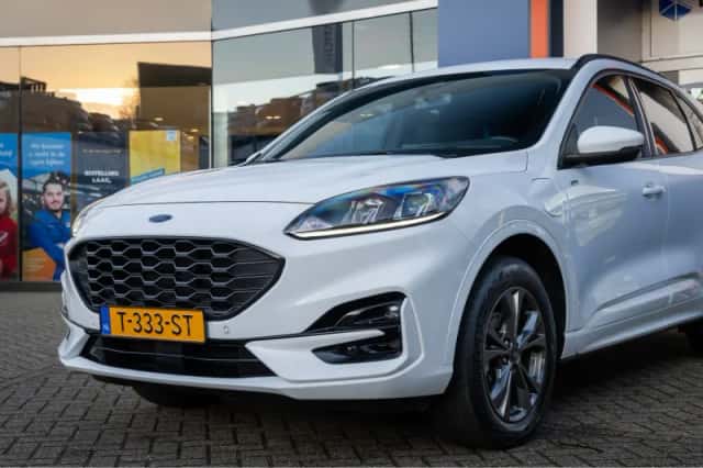 Ford Kuga (2023) thumbnail 6