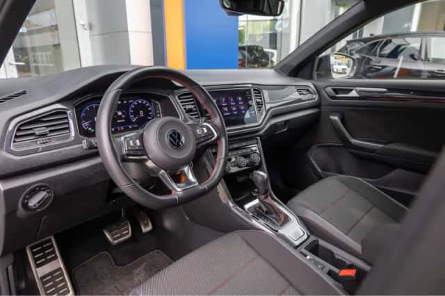 Volkswagen T-Roc (2020) thumbnail 2