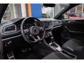 Volkswagen T-Roc (2020) thumbnail 2