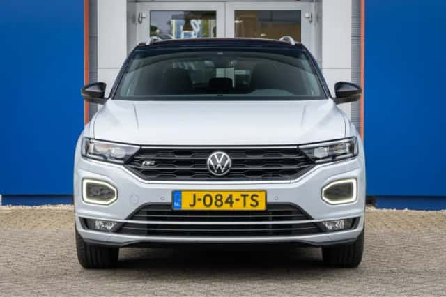 Volkswagen T-Roc (2020) thumbnail 3