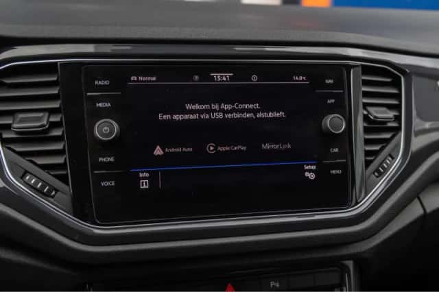 Volkswagen T-Roc (2020) thumbnail 43
