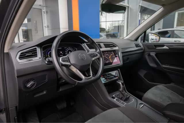 Volkswagen Tiguan (2022) thumbnail 2