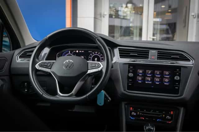 Volkswagen Tiguan (2022) thumbnail 13