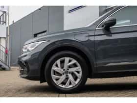 Volkswagen Tiguan (2022) thumbnail 9
