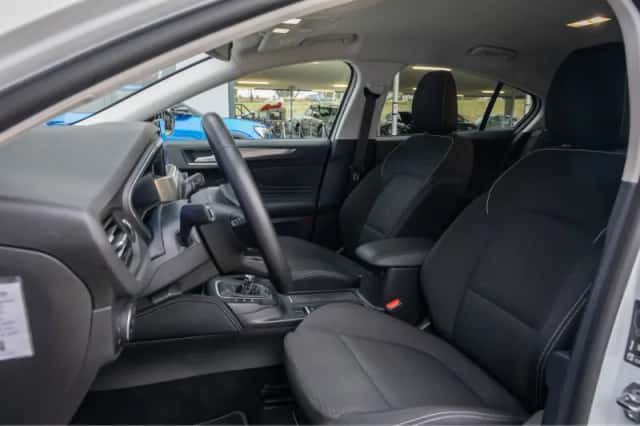 Ford Focus (2022) thumbnail 12