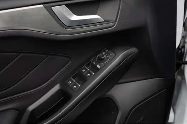 Ford Focus (2022) thumbnail 19