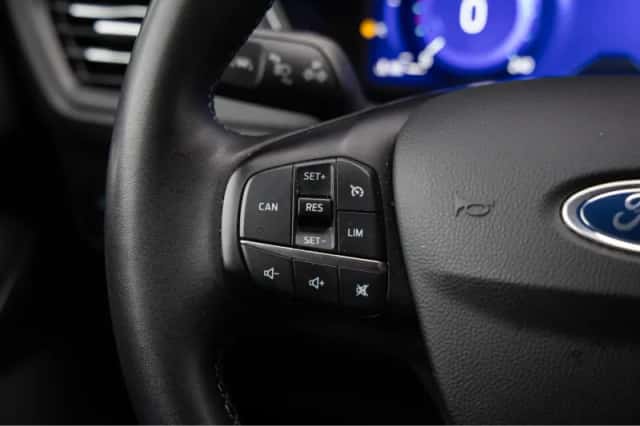 Ford Focus (2022) thumbnail 24