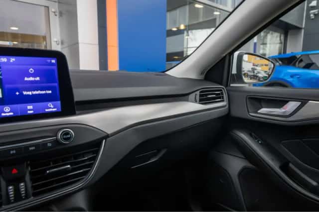 Ford Focus (2022) thumbnail 30