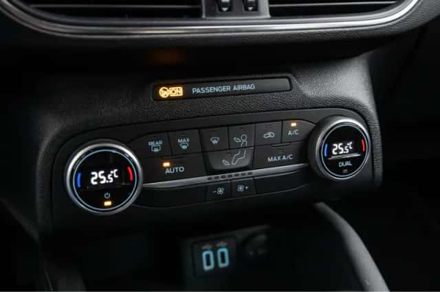 Ford Focus (2022) thumbnail 32