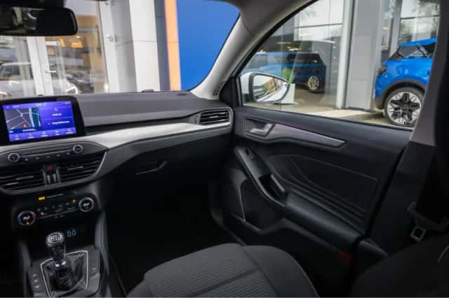 Ford Focus (2022) thumbnail 41