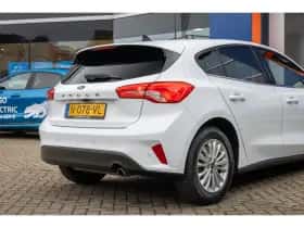Ford Focus (2022) thumbnail 6