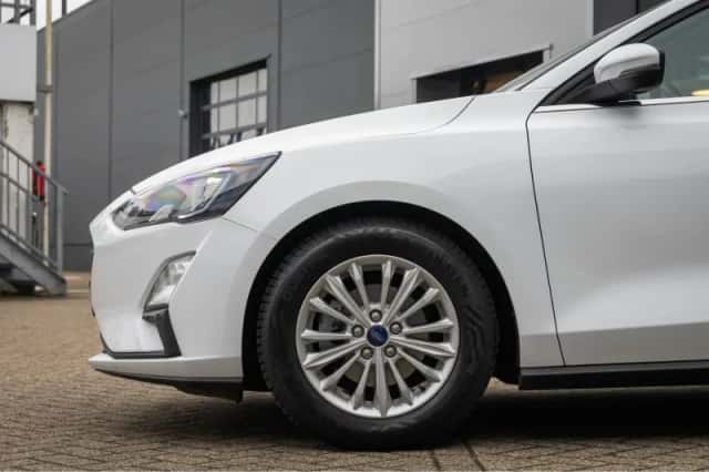Ford Focus (2022) thumbnail 9