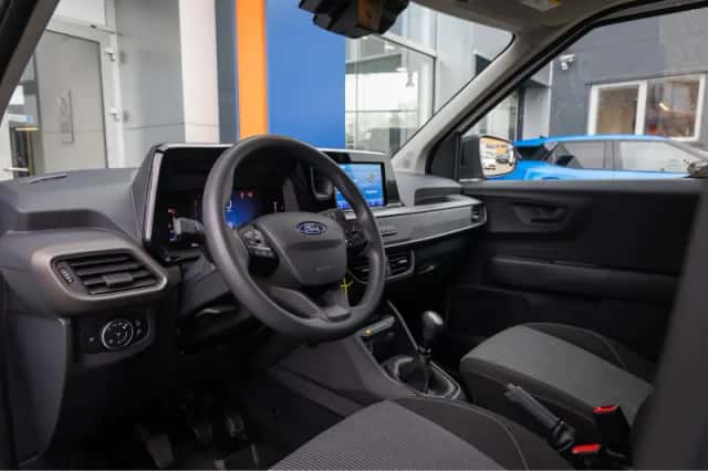 Ford Transit Courier (2024) thumbnail 2
