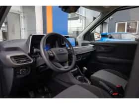 Ford Transit Courier (2024) thumbnail 2