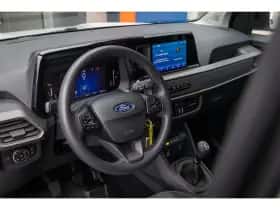 Ford Transit Courier (2024) thumbnail 12