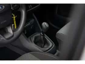 Ford Transit Courier (2024) thumbnail 16