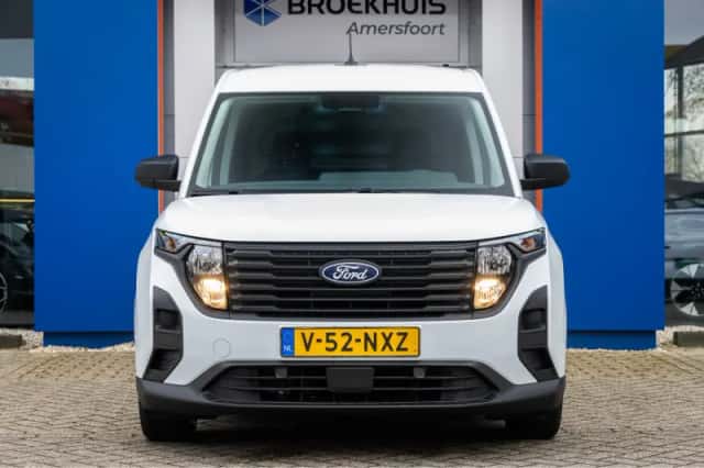Ford Transit Courier (2024) thumbnail 3