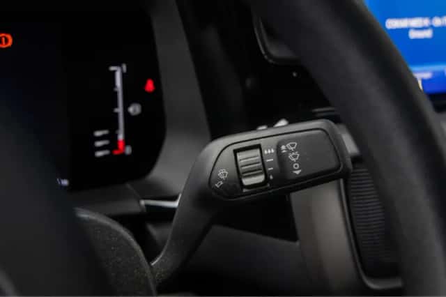 Ford Transit Courier (2024) thumbnail 23