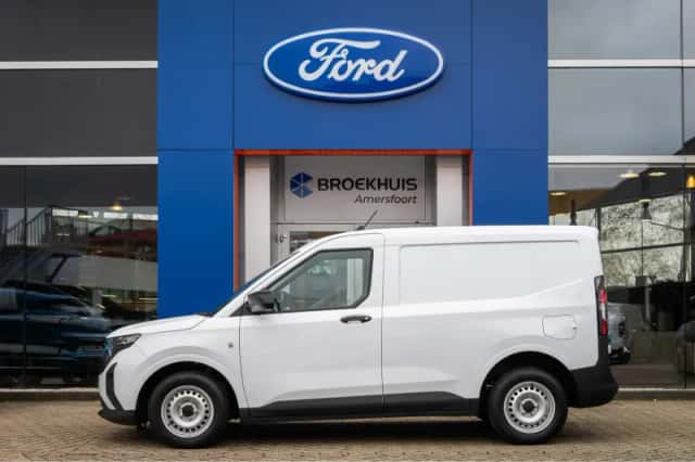 Ford Transit Courier (2024) thumbnail 4