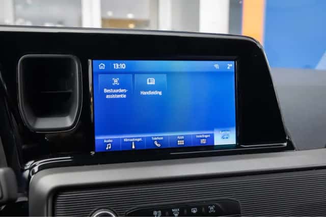 Ford Transit Courier (2024) thumbnail 35