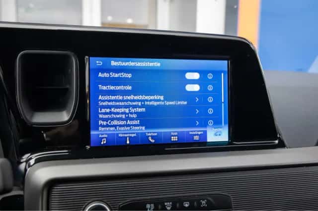 Ford Transit Courier (2024) thumbnail 36