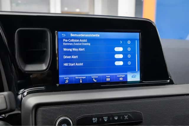 Ford Transit Courier (2024) thumbnail 37