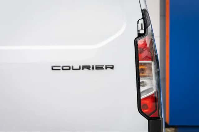 Ford Transit Courier (2024) thumbnail 39