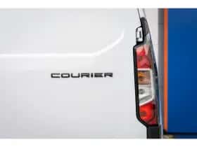 Ford Transit Courier (2024) thumbnail 39
