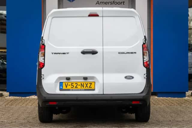 Ford Transit Courier (2024) thumbnail 5