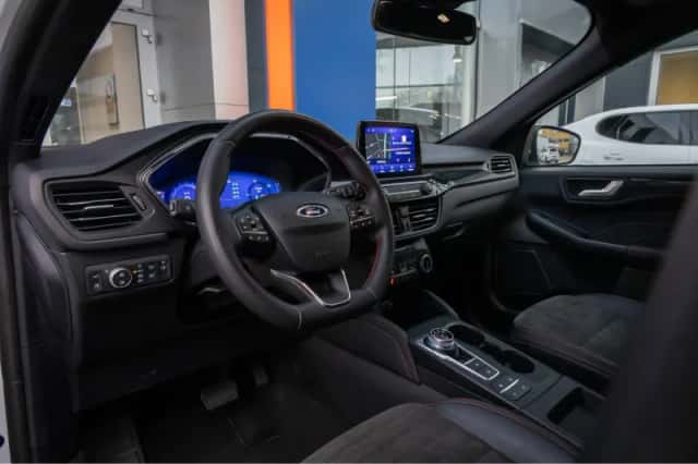 Ford Kuga (2023) thumbnail 13