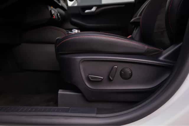 Ford Kuga (2023) thumbnail 14