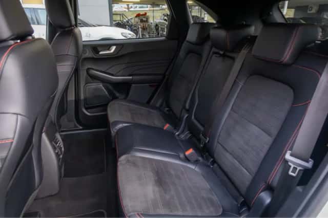 Ford Kuga (2023) thumbnail 16