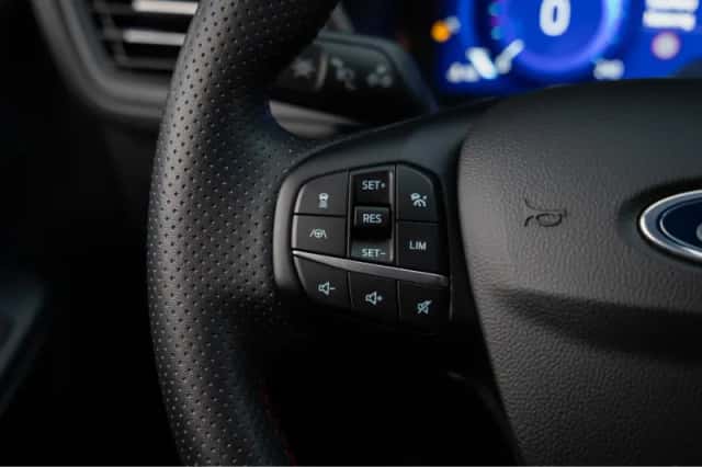 Ford Kuga (2023) thumbnail 23