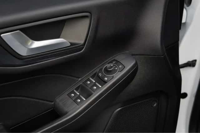 Ford Kuga (2023) thumbnail 28