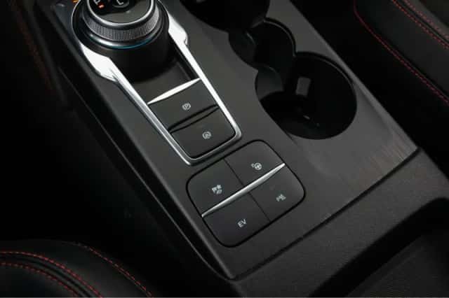 Ford Kuga (2023) thumbnail 32