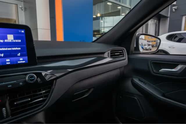 Ford Kuga (2023) thumbnail 35