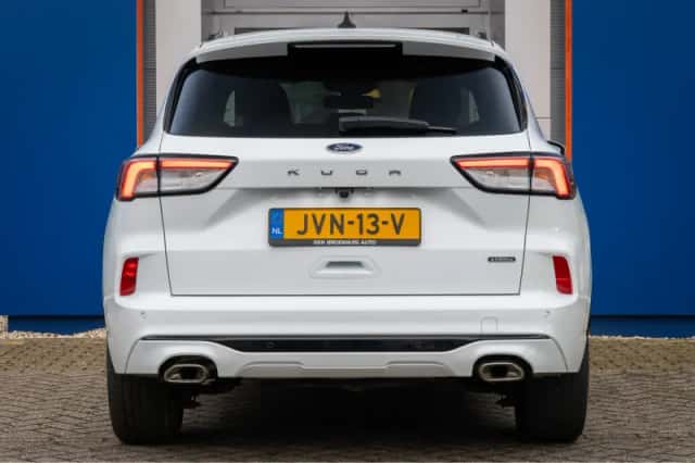 Ford Kuga (2023) thumbnail 5