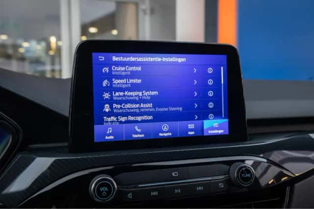 Ford Kuga (2023) thumbnail 42