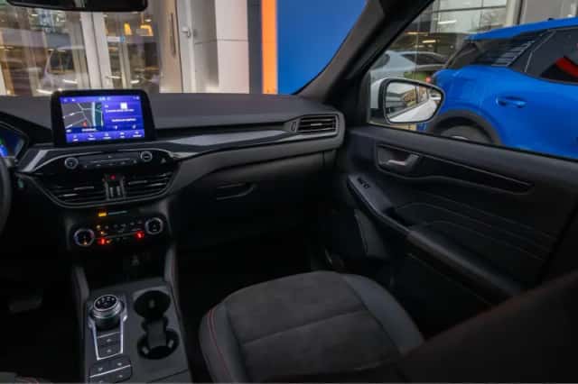 Ford Kuga (2023) thumbnail 47