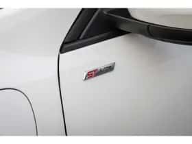 Ford Kuga (2023) thumbnail 48