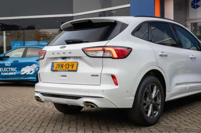 Ford Kuga (2023) thumbnail 6