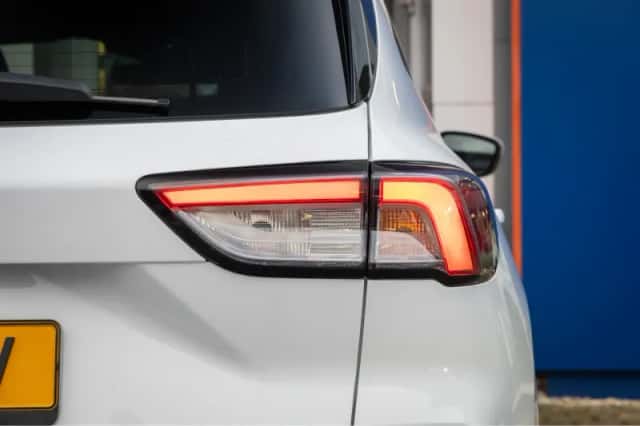 Ford Kuga (2023) thumbnail 7