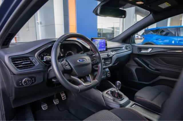 Ford Focus (2021) thumbnail 2