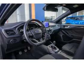 Ford Focus (2021) thumbnail 2