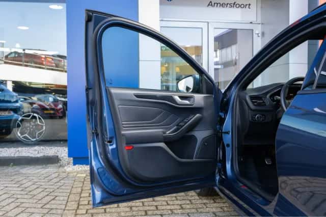 Ford Focus (2021) thumbnail 18