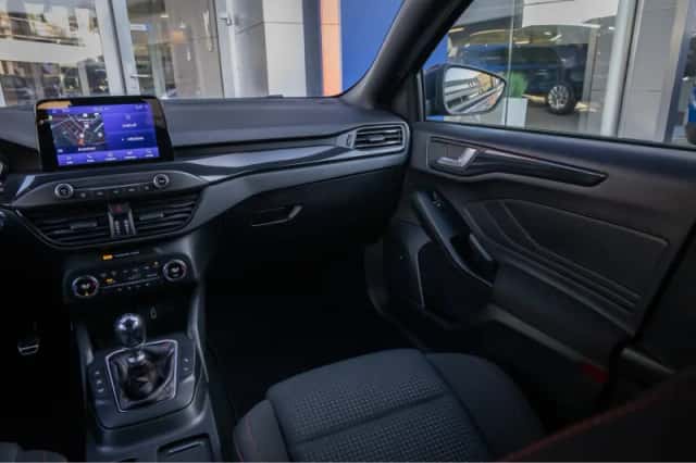 Ford Focus (2021) thumbnail 43