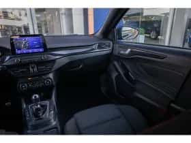 Ford Focus (2021) thumbnail 43