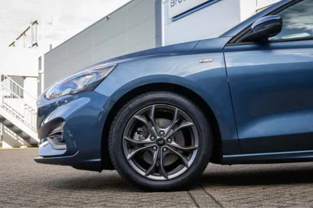 Ford Focus (2021) thumbnail 6