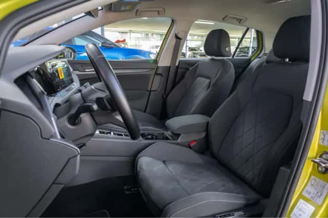 Volkswagen Golf (2021) thumbnail 12